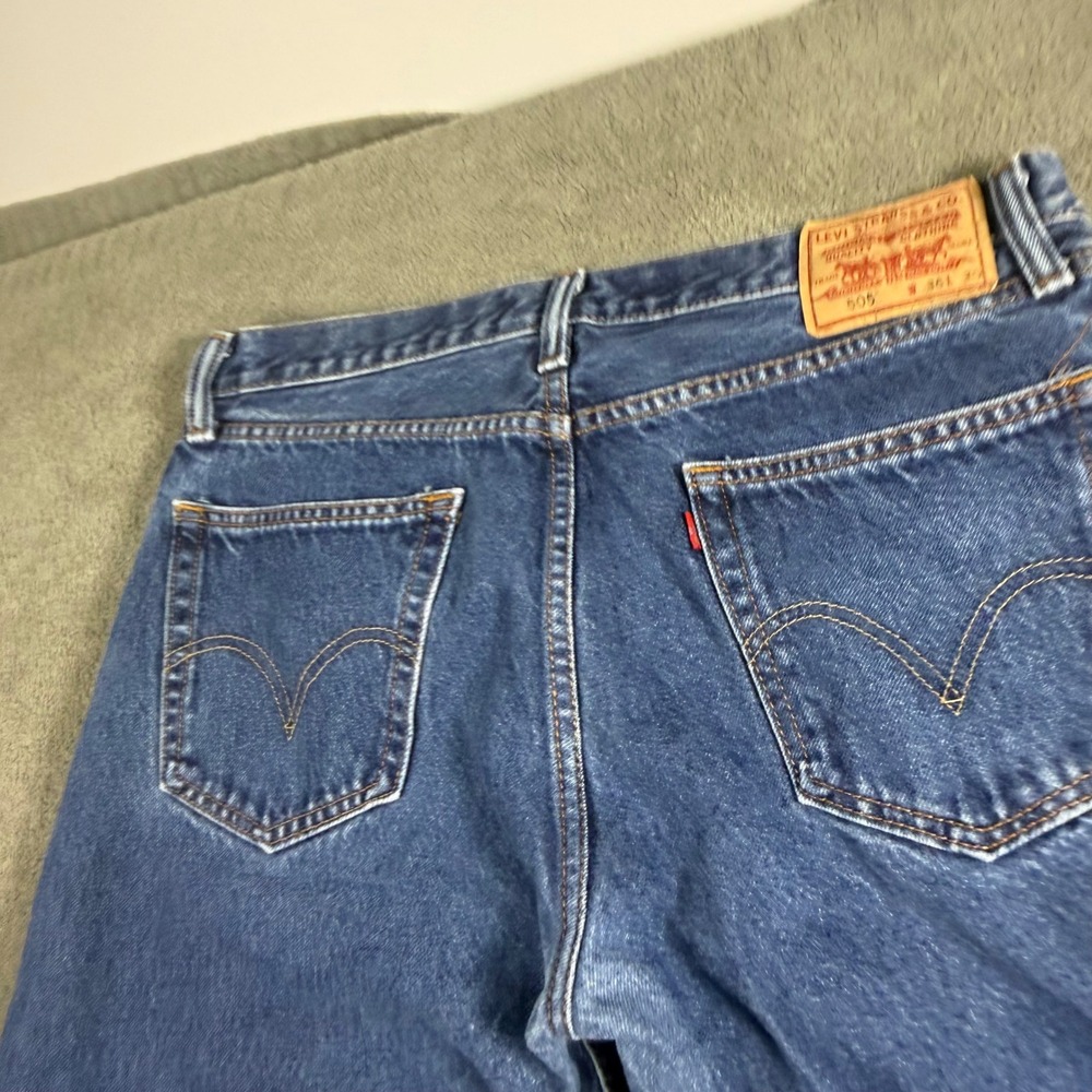 Levis 505 Regular Fit Straight Leg Jeans Mens 36x30 Medium Wash Blue Denim